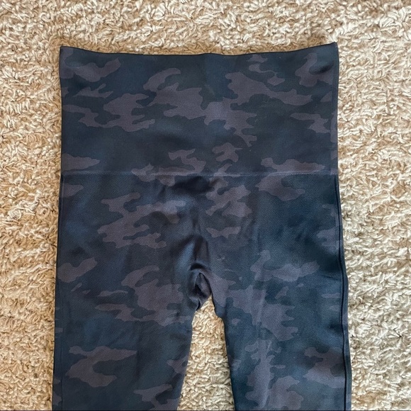 SPANX - Picture 6 of 11